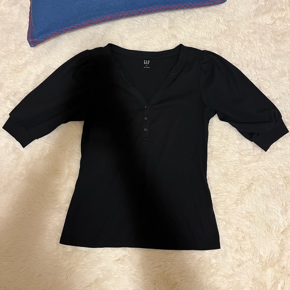 GAP Women's Elegant Black Short Sleeve Top